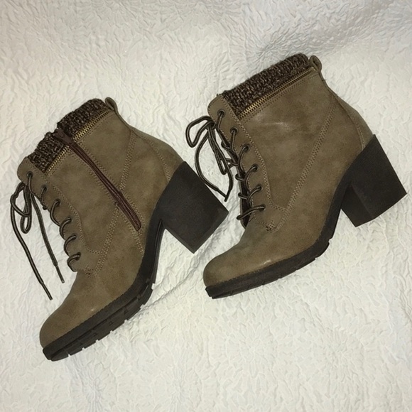 Jellypop Combat Lace Up Bootie - Picture 4 of 9